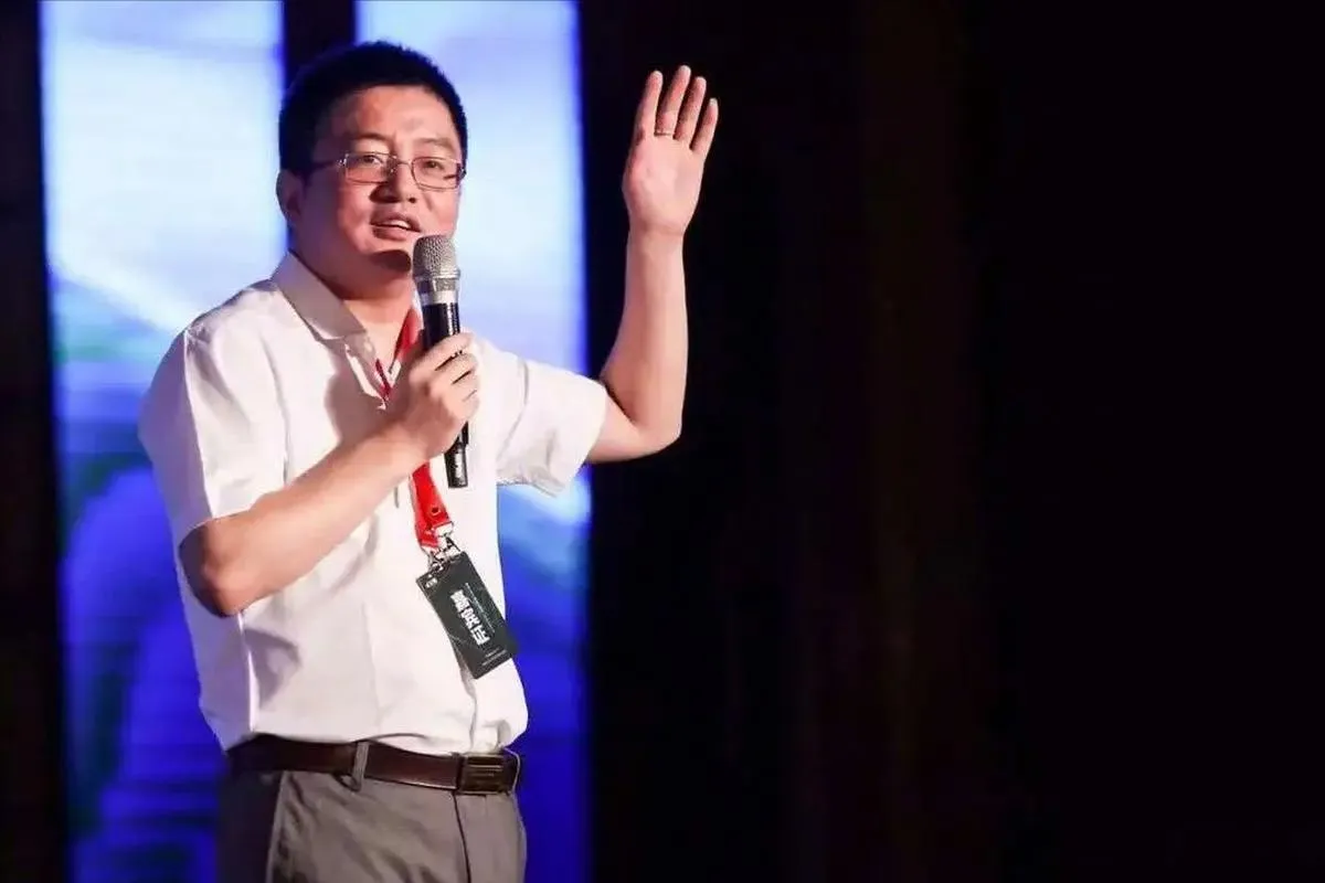 Wang Huiwen: Driving Service Innovation in China