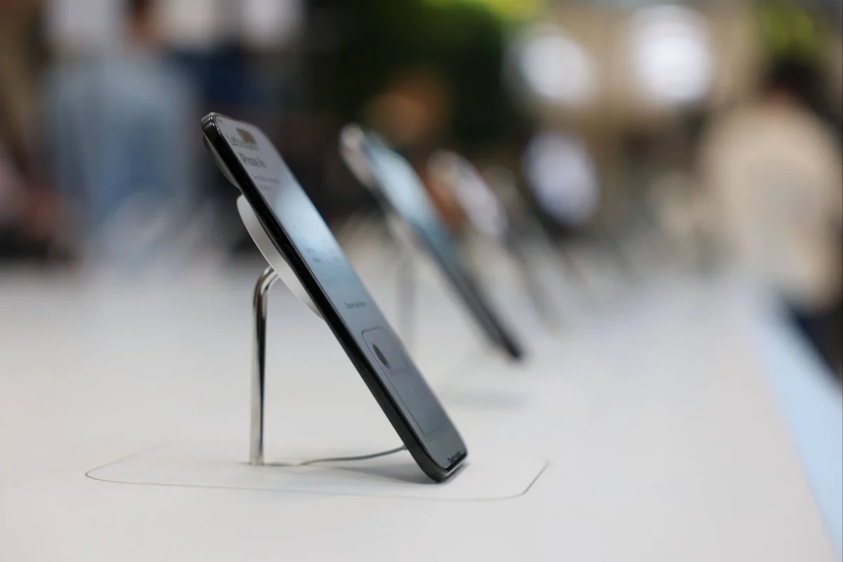 iPhone Air eSIM debut marks a turning point for China telecom sector