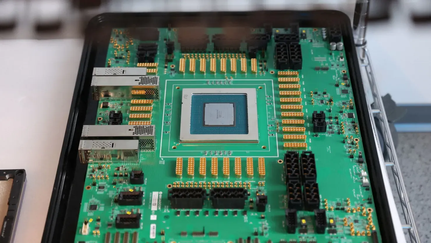 Broadcom’s Momentum Surges as Wall Street Rallies Behind the ChipmakerBroadcom’s Stock Keeps Climbing