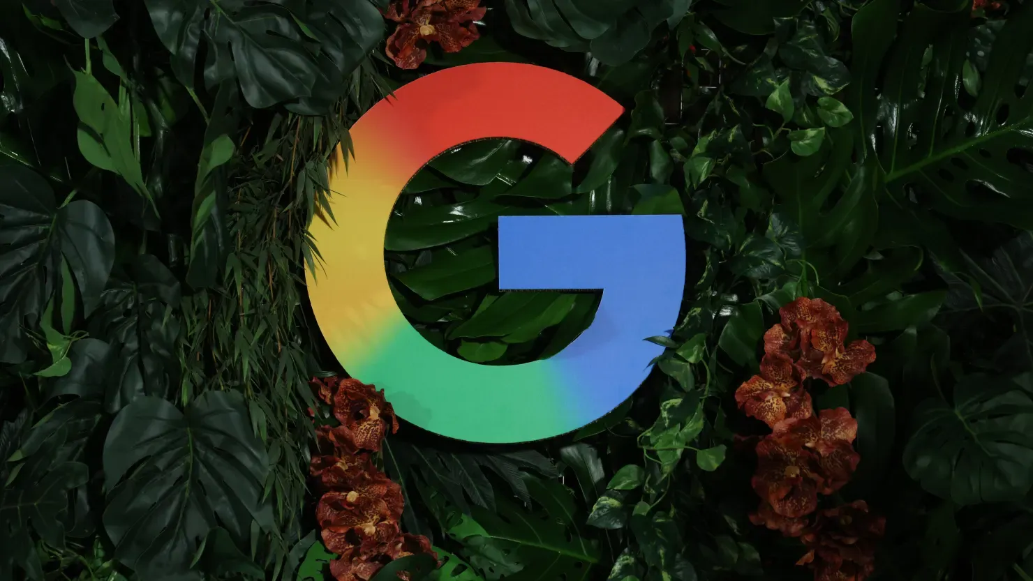 Google Confirms Launch of Its First AI Glasses in 2026 as Competition With Meta Intensifies Google Reenters the Smart Glasses Market With AI at the Core