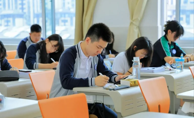 Hong Kong should offer an international DSE to boost education hub goal