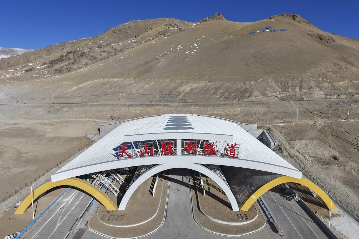 China’s mega expressway tunnel opens in Xinjiang, halves north south travel time