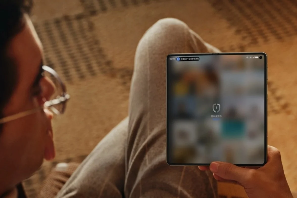 Huawei Steps Up the Foldable Phone Race With Global Release of the Slim Mate X7