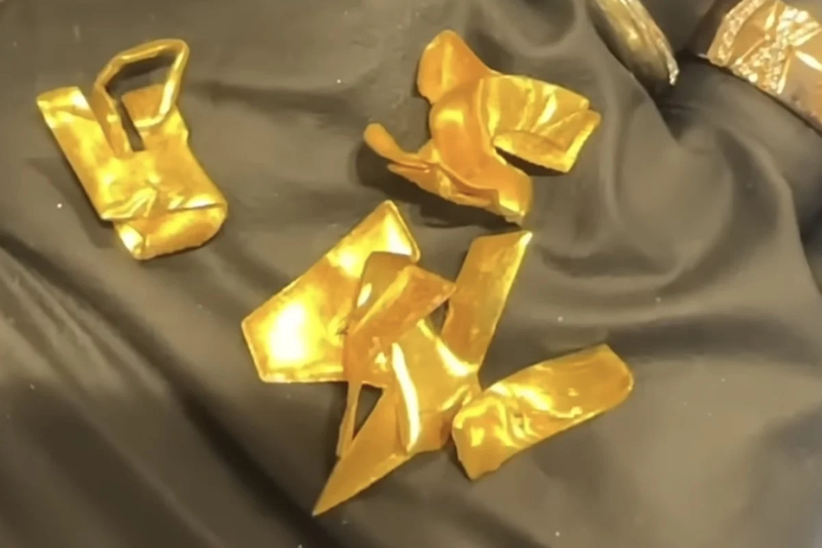 Viral Gold Logo Discovery Sends Demand for Old LG Air Conditioners Soaring in South Korea