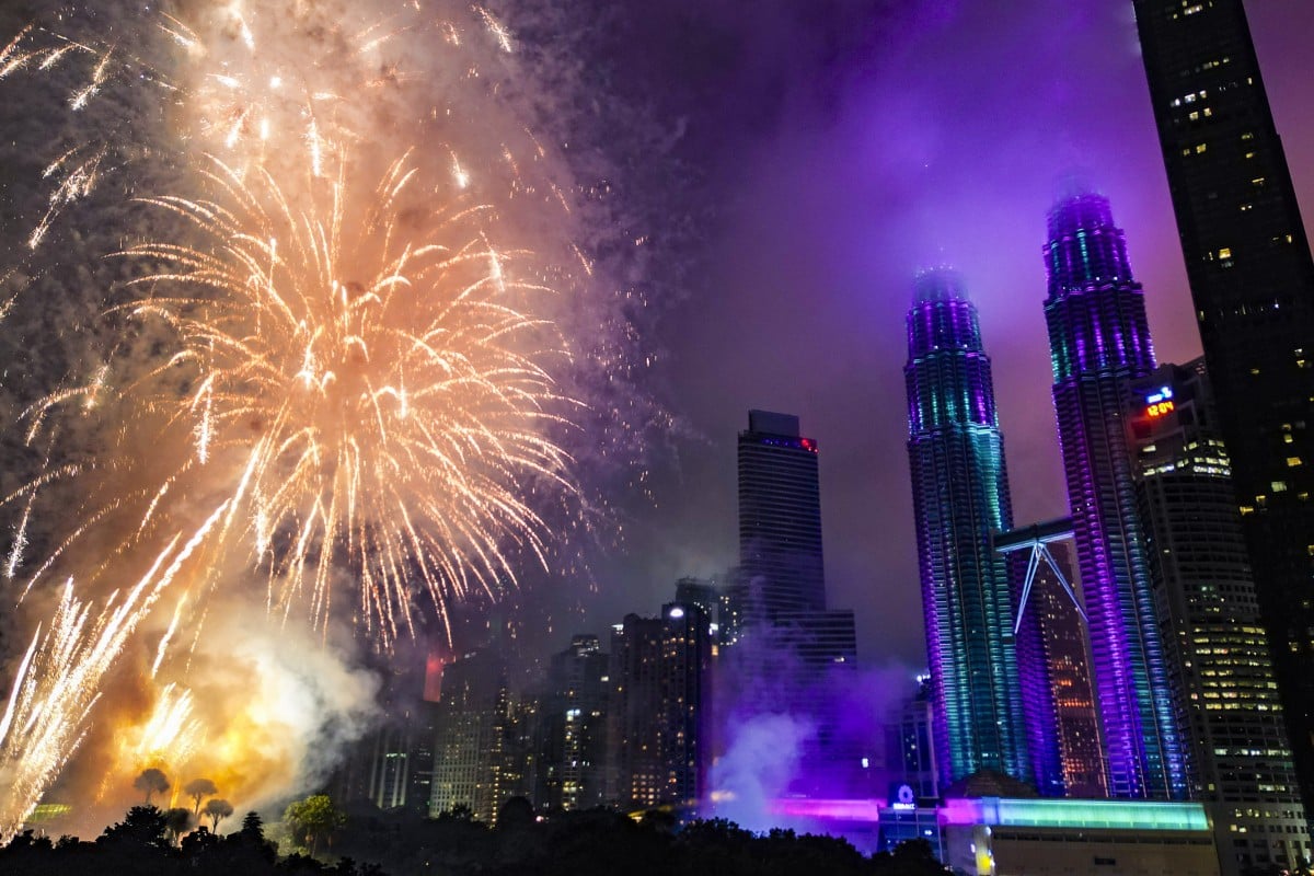 Malaysia Sees Cleaner New Year Celebrations as Stricter Littering Laws Take Effect