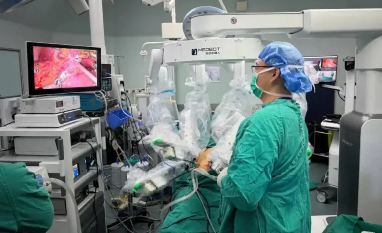 Chinese AI Robot Performs Complex Surgery on Pig Without Human Control