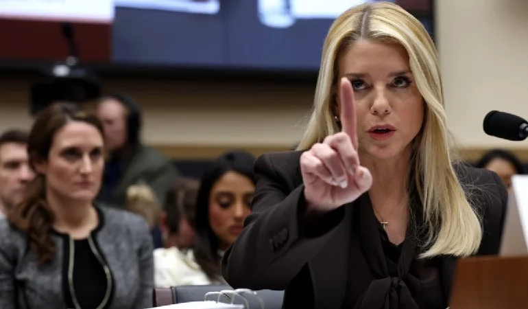 US revokes citizenship of couple convicted of stealing medical trade secrets for China